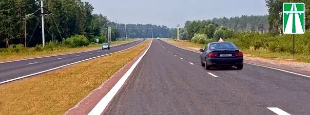 Иллюстрация к вопросу: Разрешено ли обучать вождению на этой дороге?