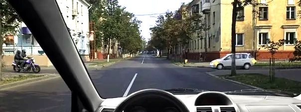 Иллюстрация к вопросу: Вы намерены продолжить движение в прямом направлении. Ваши действия?