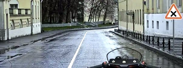 Иллюстрация к вопросу: Этот знак предупреждает о приближении к перекрёстку, на котором Вы: