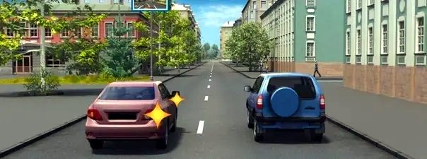 Иллюстрация к вопросу: Водитель автомобиля, выполняющий перестроение на правую полосу, в данной ситуации: