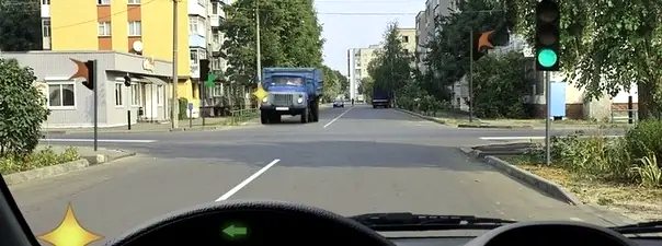 Иллюстрация к вопросу: В каком случае Вы обязаны уступить дорогу грузовому автомобилю?
