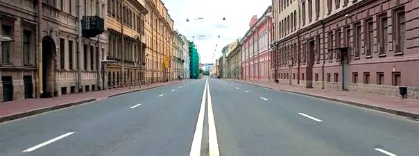 Иллюстрация к вопросу: Сколько проезжих частей имеет данная дорога?