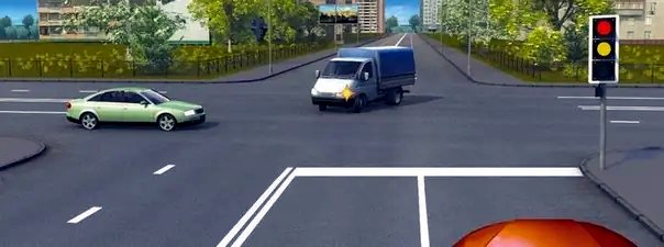 Иллюстрация к вопросу: При включении зелёного сигнала светофора Вы должны уступить дорогу: